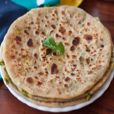 Stuffed cauliflower peas paratha